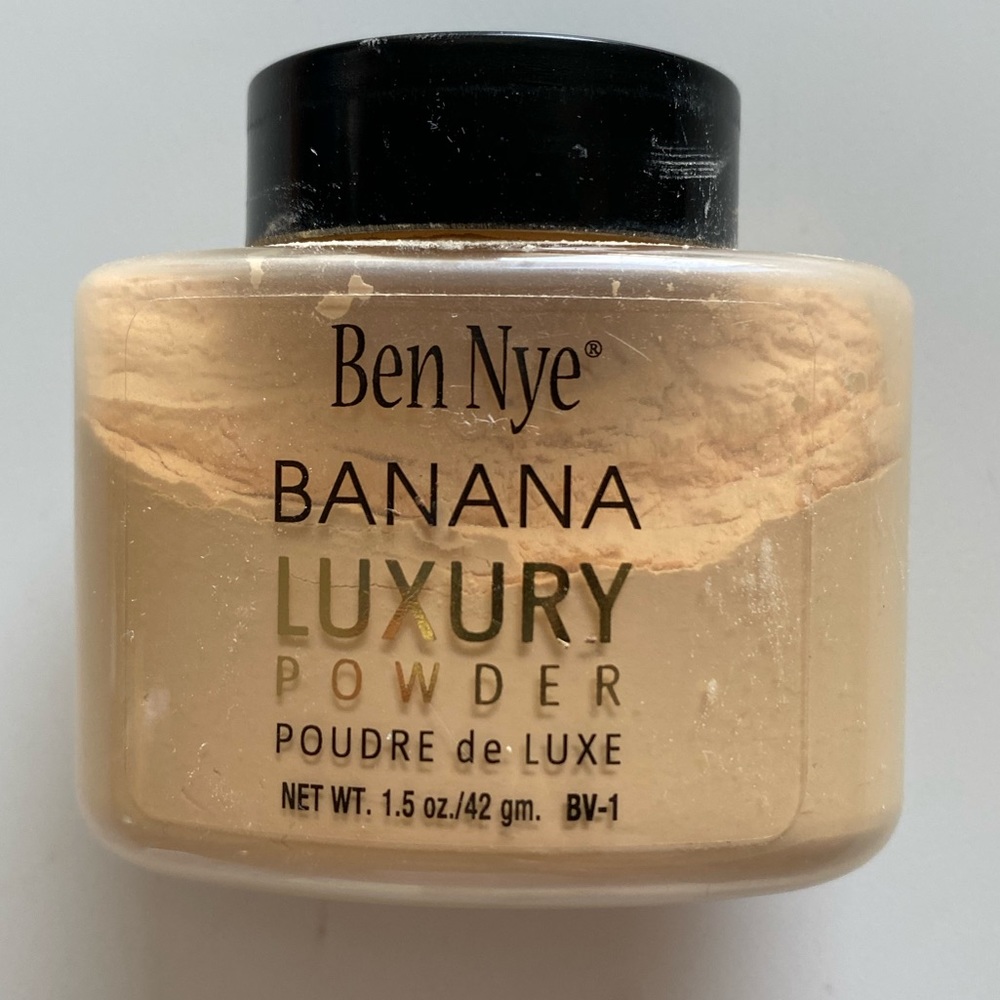 FREE WITH ANY ITEM New Ben Nye Banana powder